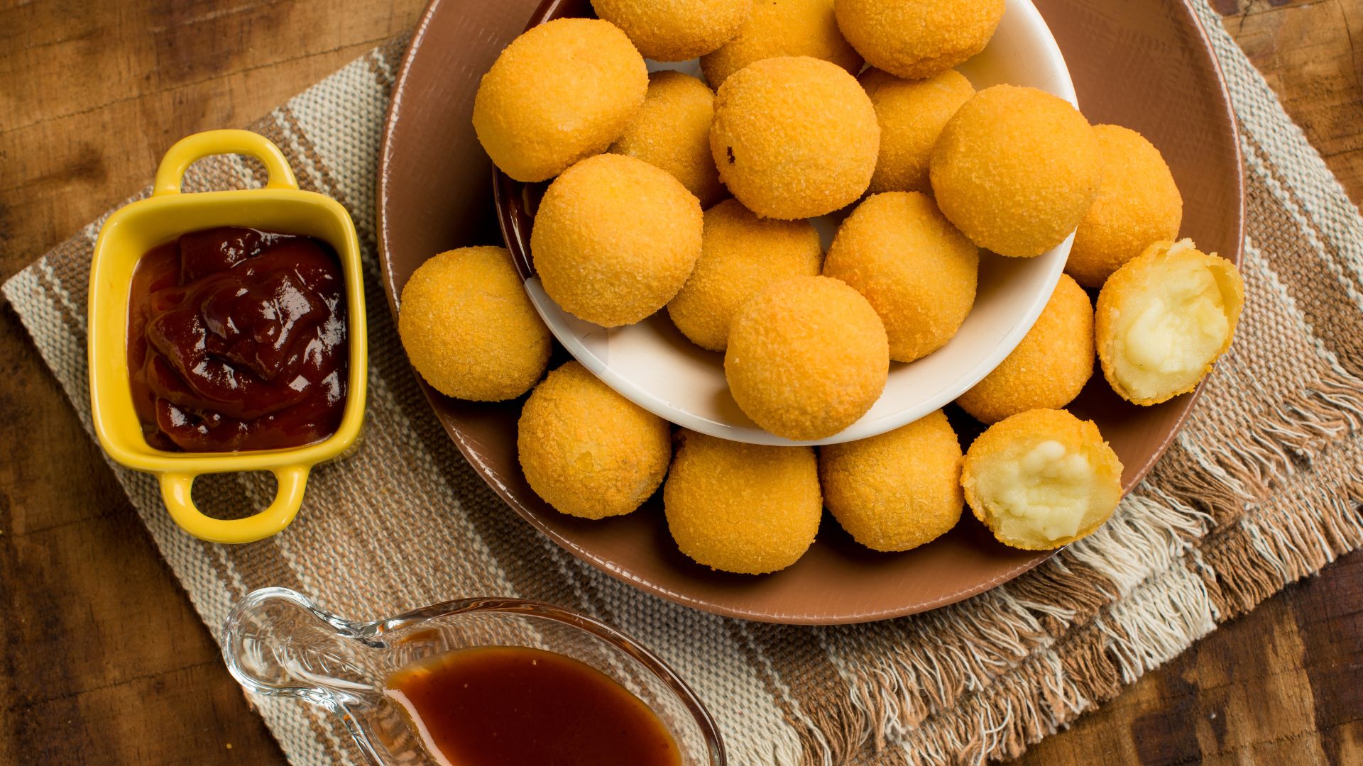 Conheça os ingredientes da Jopanas: óleo de palma e farinha especial